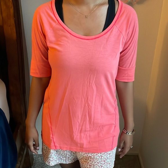 ‼️FREE‼️ with bundle of 2+‼️ Columbia peach/pink activewear t-shirt XS/S - Picture 8 of 8